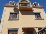 Satılır 7 otaqlı 330 m2 həyət evi Badamdar