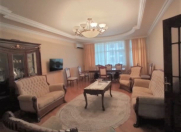 Satılır 4 otaqlı 192 m2 yeni tikili 28 May m.