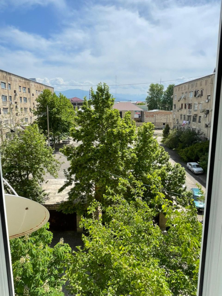 Satılır 4 otaqlı 80 m2 köhnə tikili Gəncə