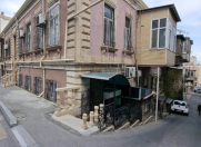 Satılır 2 otaqlı 45 m2 obyekt İçəri Şəhər m.