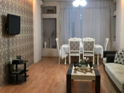 Satılır 3 otaqlı 90 m2 yeni tikili Nizami m.