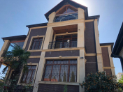 Satılır 6 otaqlı 360 m2 həyət evi Badamdar