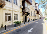 Satılır 2 otaqlı 55 m2 köhnə tikili Sahil m.