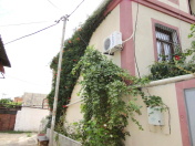 Satılır 5 otaqlı 230 m2 həyət evi Koroğlu m.