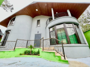 Satılır 5 otaqlı 255 m2 həyət evi Badamdar