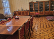 İcarəyə verilir 4 otaqlı 162 m2 köhnə tikili Nizami m.