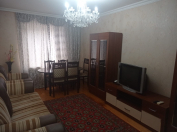 İcarəyə verilir 2 otaqlı 65 m2 köhnə tikili Həzi Aslanov m.