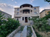 Satılır 9 otaqlı 660 m2 həyət evi 9 mkr