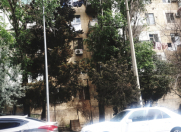 Satılır 3 otaqlı 80 m2 köhnə tikili Maliyyə Nazirliyi