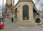 İcarəyə verilir 2 otaqlı 162 m2 obyekt 28 May m.