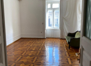 İcarəyə verilir 4 otaqlı 200 m2 köhnə tikili Sahil m.