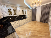 Satılır 4 otaqlı 150 m2 yeni tikili Əhmədli m.