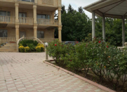 İcarəyə verilir 5 otaqlı 300 m2 bağ evi Novxanı