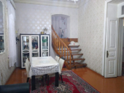 Satılır 4 otaqlı 100 m2 köhnə tikili Nizami m.