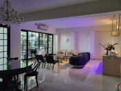 Satılır 4 otaqlı 170 m2 yeni tikili Nizami m.