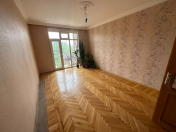 Satılır 3 otaqlı 95 m2 köhnə tikili Heydər Əliyev Mərkəzi