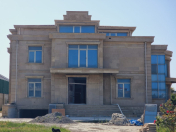 Satılır 11 otaqlı 2500 m2 həyət evi Mərdəkan