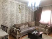 Satılır 2 otaqlı 75 m2 köhnə tikili Neapol dairəsi