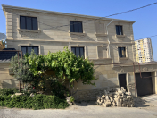 Satılır 12 otaqlı 600 m2 həyət evi Y.Günəşli