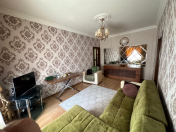 Satılır 4 otaqlı 100 m2 köhnə tikili Xalqlar Dostluğu m.