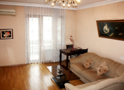 İcarəyə verilir 3 otaqlı 80 m2 köhnə tikili 28 May m.