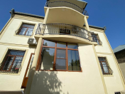 Satılır 6 otaqlı 240 m2 həyət evi Bakıxanov