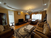 Satılır 3 otaqlı 130 m2 yeni tikili Bakı Dövlət Universiteti