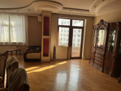 Satılır 4 otaqlı 165 m2 yeni tikili 8 mkr