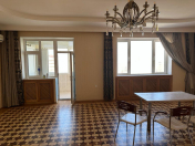 Satılır 4 otaqlı 206 m2 yeni tikili İnşaatçılar m.