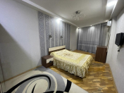 İcarəyə verilir 3 otaqlı 115 m2 yeni tikili Nizami m.