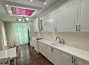 İcarəyə verilir 4 otaqlı 170 m2 yeni tikili Sahil m.