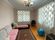 İcarəyə verilir 2 otaqlı 65 m2 köhnə tikili Gənclik m.