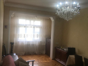 Satılır 2 otaqlı 56 m2 köhnə tikili Memar Əcəmi m.