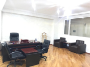 İcarəyə verilir 3 otaqlı 105 m2 ofis Memar Əcəmi m.