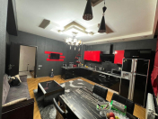 Satılır 3 otaqlı 130 m2 yeni tikili İnşaatçılar m.