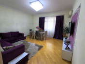 Satılır 4 otaqlı 140 m2 yeni tikili İnşaatçılar m.