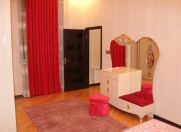 İcarəyə verilir 3 otaqlı 90 m2 köhnə tikili Sahil m.