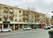 Satılır 4 otaqlı 85 m2 köhnə tikili Elmlər Akademiyası m.