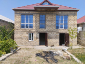 Satılır 4 otaqlı 200 m2 həyət evi Saray
