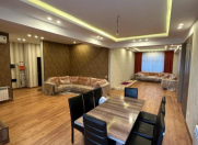 Satılır 4 otaqlı 202 m2 yeni tikili Elmlər Akademiyası m.