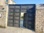 Satılır 6 otaqlı 350 m2 həyət evi Y.Suraxanı