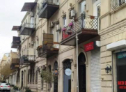 Satılır 2 otaqlı 60 m2 köhnə tikili Sahil m.