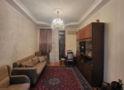 Satılır 3 otaqlı 80 m2 köhnə tikili Elmlər Akademiyası m.