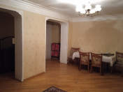 Satılır 3 otaqlı 100 m2 köhnə tikili Badamdar