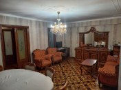İcarəyə verilir 3 otaqlı 100 m2 köhnə tikili 28 May m.