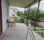 İcarəyə verilir 3 otaqlı 1000 m2 bağ evi Qax