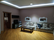 İcarəyə verilir 3 otaqlı 175 m2 yeni tikili Nizami m.