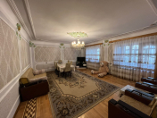 Satılır 4 otaqlı 125 m2 köhnə tikili Bakıxanov