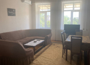 İcarəyə verilir 3 otaqlı 100 m2 köhnə tikili İçəri Şəhər m.