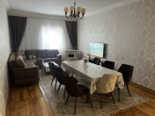 Satılır 5 otaqlı 330 m2 həyət evi Digah